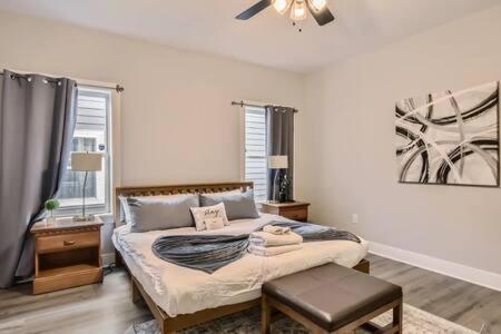 Holiday home New Build 5 Min To Broadway Sleeps 10 Nashville
