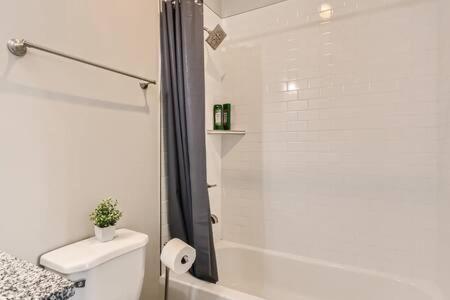 New Build 5 Min To Broadway Sleeps 10 Holiday home Nashville