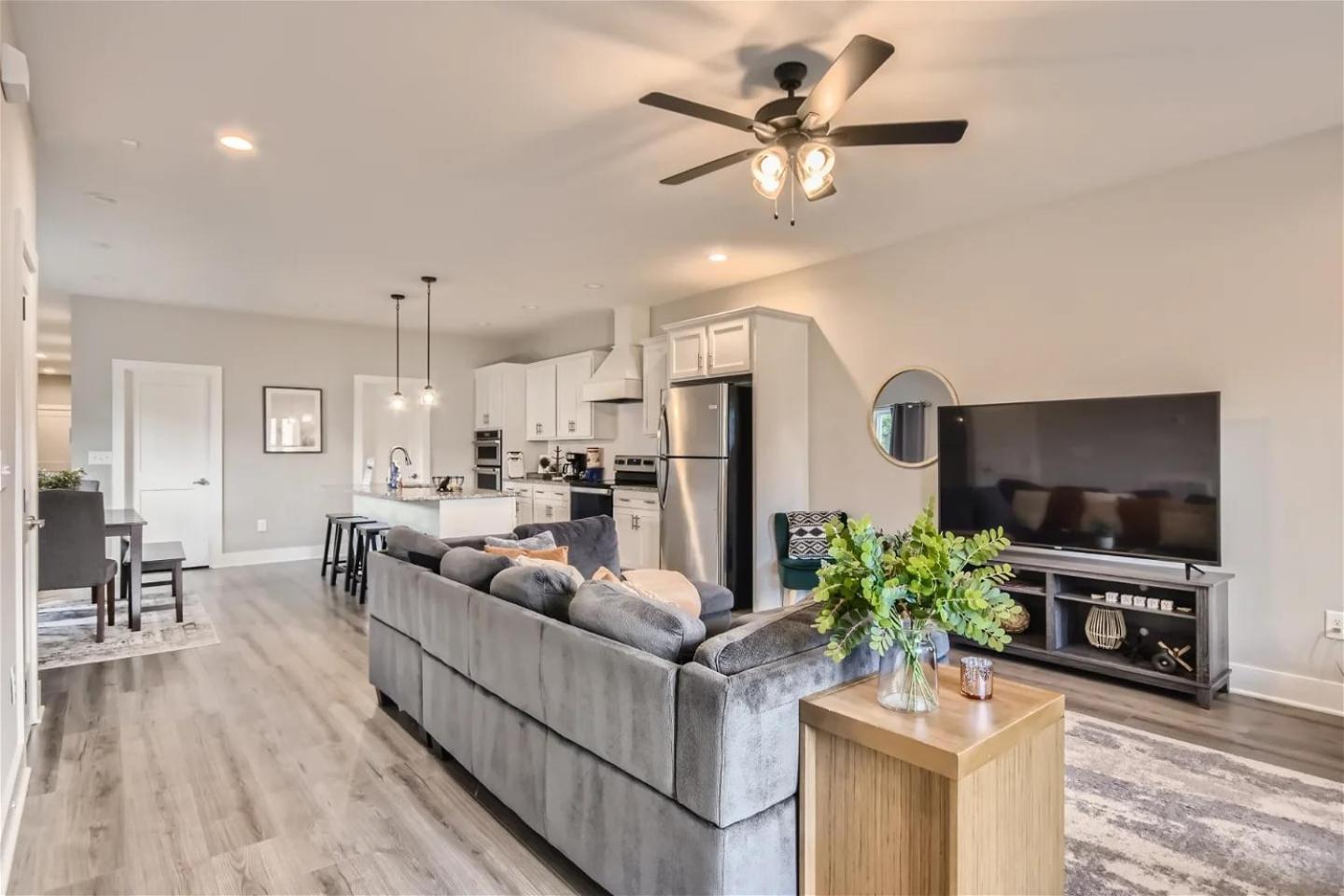New Build 5 Min To Broadway Sleeps 10 Holiday home Nashville